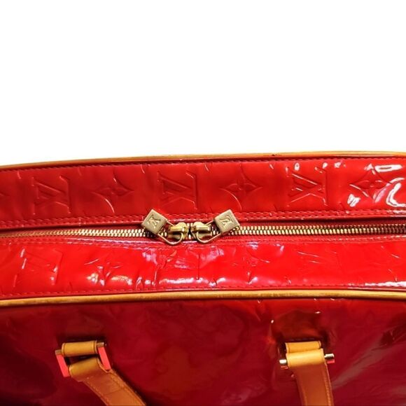 Louis Vuitton VTG Red Vernis Travel Bag in Preloved Condition with Dust Bag - Picture 13 of 16